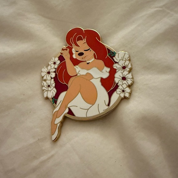 Disney Pin Trading Goofy Movie Roxanne Pins - Picture 2 of 5